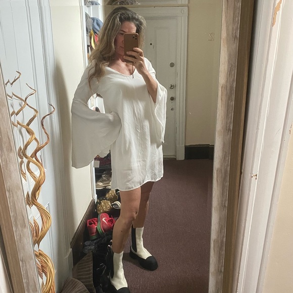 Audrey 3+1 Dresses & Skirts - Audrey flared sleeve dress SZ S Brand new with tag